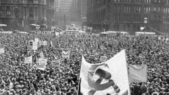 this is what US communist rallies looked like before decades of anti-communist propaganda
