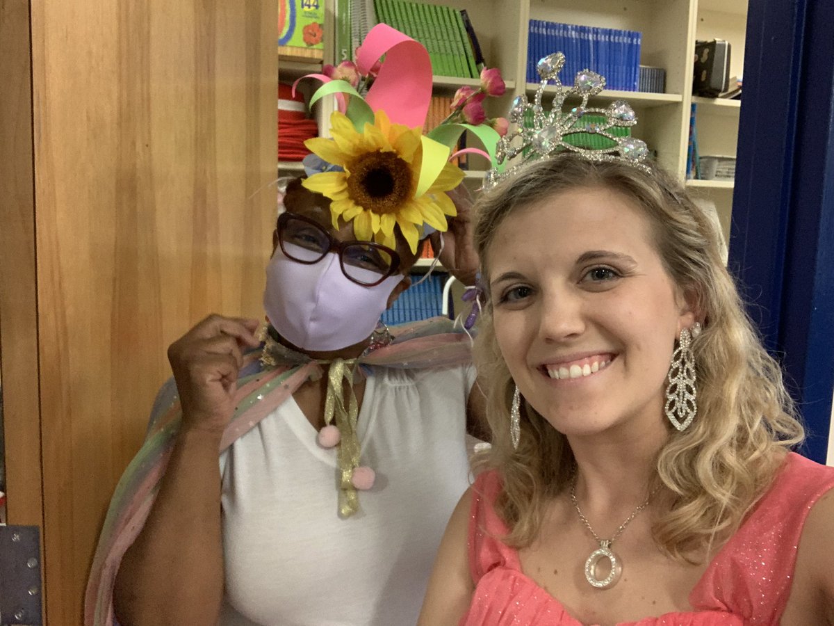 Opening night #TheWizJr #TheWiz @Killian_STEAM @PaigeMaloneKES @gore_mgore <a href="/franklinscsu/">Stacey Franklin</a> <a href="/jamesann_sheley/">James Ann Lynch Sheley</a> <a href="/pammytweetie/">Pamela Hair</a> @MissQ2ndGrade <a href="/BonnivilleSally/">Sally Bonniville</a> <a href="/DelmarshiNelums/">Delmarshi Nelums</a> <a href="/nuvision63/">Karen Jeter Thompson</a> <a href="/harleecd/">Cassaundra Harlee</a> <a href="/iva_ivjackson/">Iva</a> <a href="/nferguson71209/">The Interventionist</a>