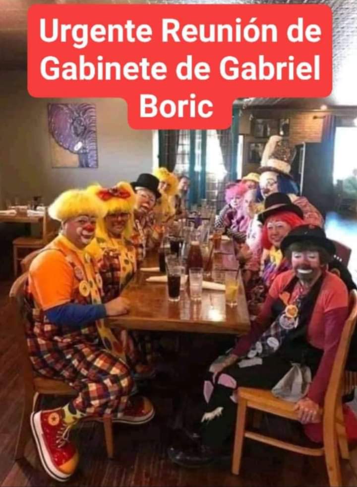 luisvanrock's tweet photo. #UltimoMinuto #UltimoMinuto #BoricValeCallampa #BoricValeCallampa #boricelpeorPresidente desgobierno de merluzones inútiles 😅😃😁🤣😂 https://t.co/xoMuOnaiin