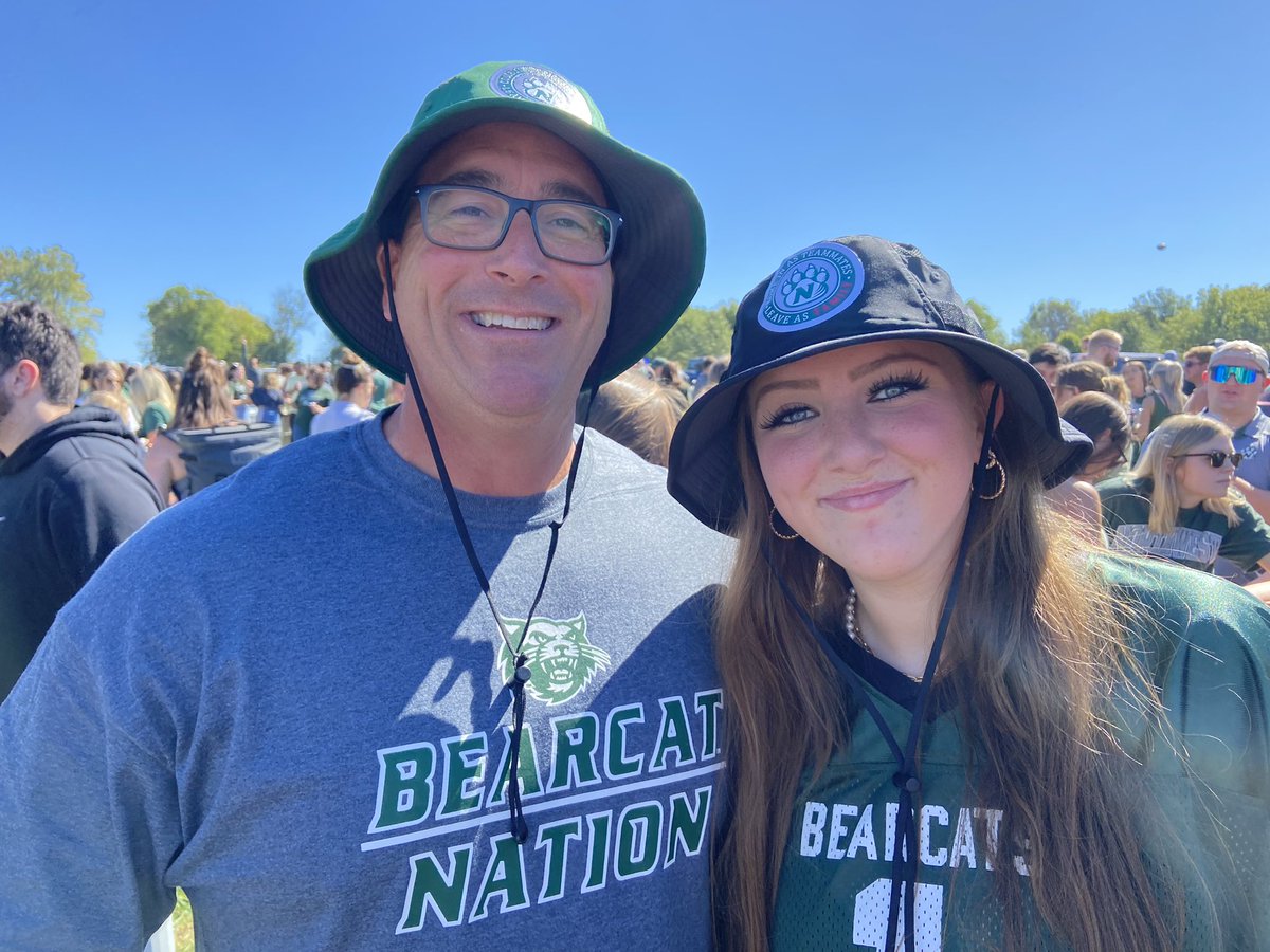grumpyh72's tweet image. Happy 20th Birthday to my daughter Baylee. We are so proud of you! And yes, I now am officially old because I no longer have a teenage child. Love you!