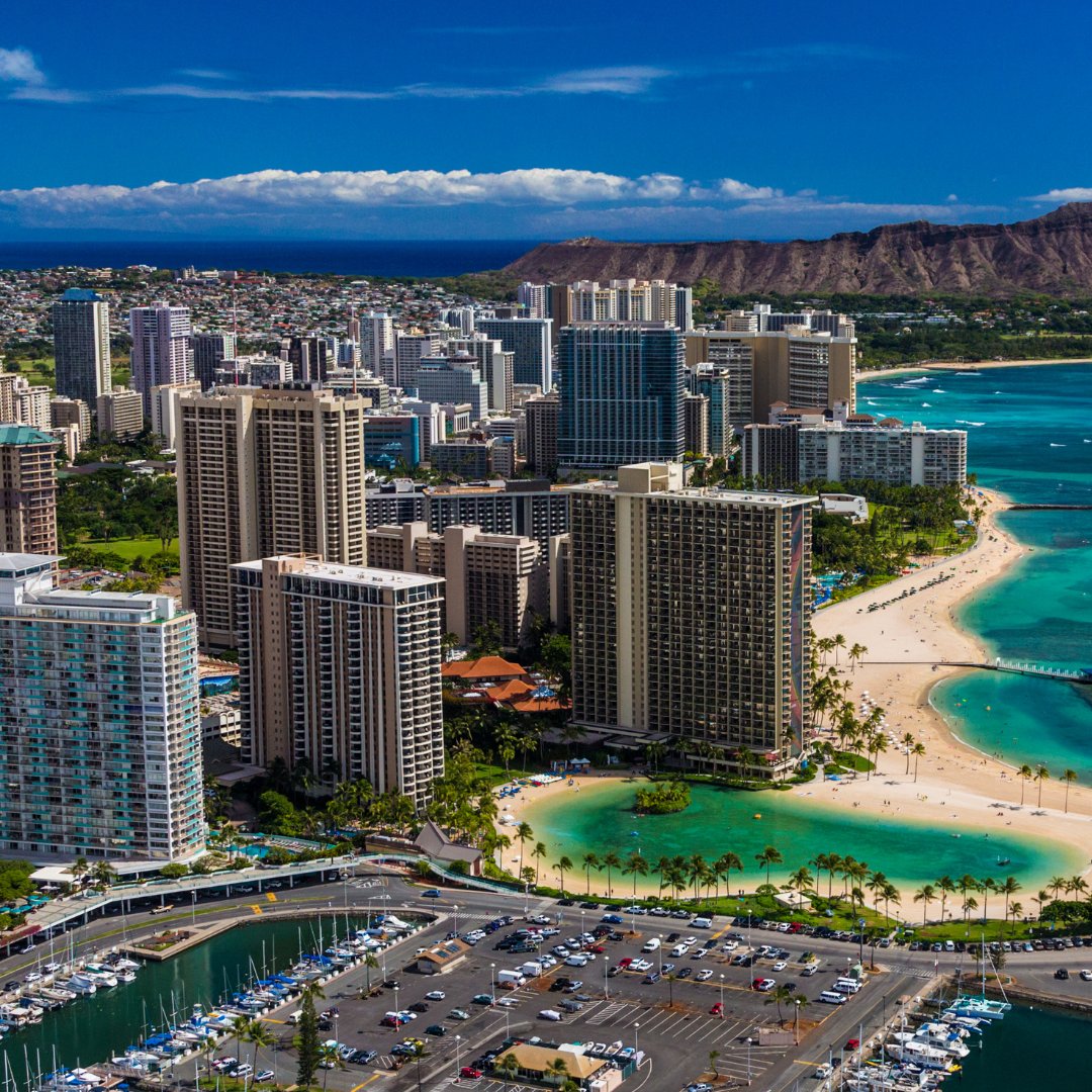 OahuVB's tweet image. Kālia, an ʻili ‘āina (subdivision) on the west side of the ahupuaʻa (land division) of Waikīkī, sits in the heart of sites now known as the Hilton Hawaiian Village, Hale Koa and Fort DeRussy. Kālia was once also home to dozens of loko iʻa (fishponds). 
#Mālamakuʻuhome #VisitOʻahu