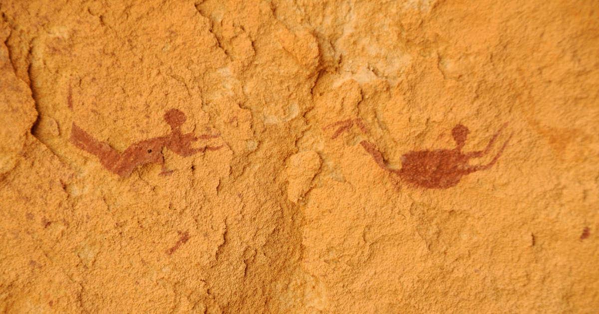 courrierinter's tweet photo. 🏊 Découverte en 1933 dans le Sahara oriental, la célèbre grotte des Nageurs n’en finit pas de déconcerter les archéologues.
⬇️
https://t.co/6HGMpMHehW

[REDIFF] https://t.co/BHyzr8Vdae