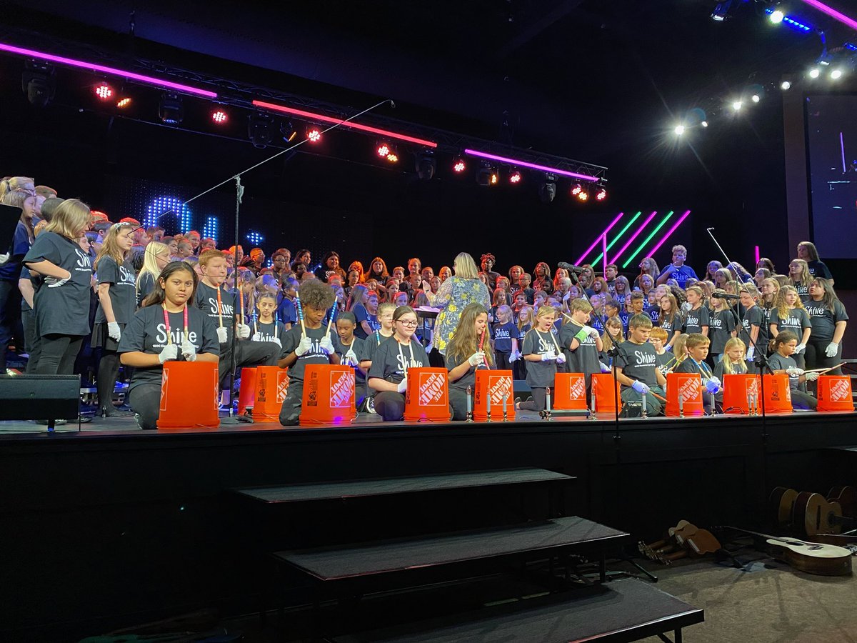 OconeeSC_school's tweet photo. Happy to be back in-person at Foothills Church for SDOC elementary school chorus Mayfest. Student talent is shining! https://t.co/sOwjt2bXZJ