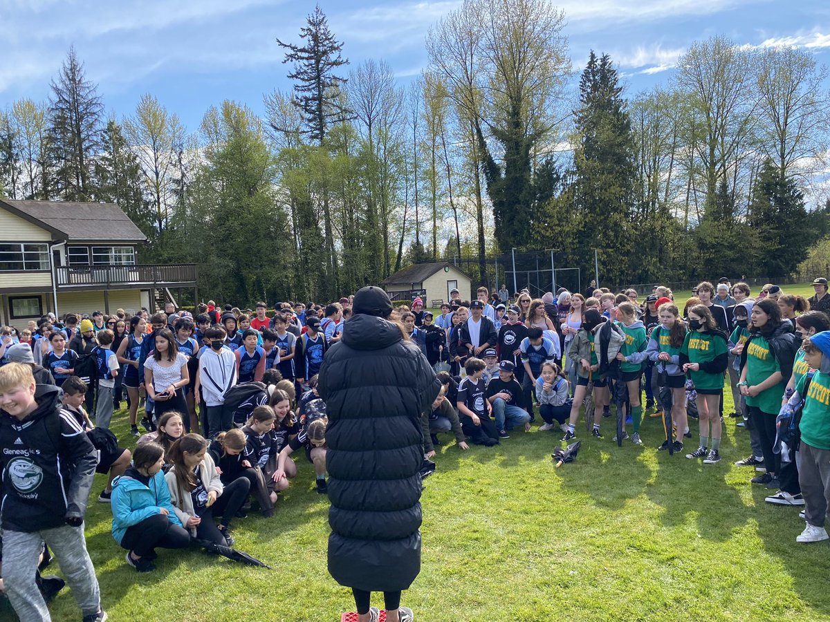 Thank you @NataschaWimmer for organizing a great Ultimate season for @WestVanSchools! Congratulations to all of our players who persevered through stormy weather - especially the trophy winners today - @bics_news for most games won and @HollyburnSchool for most spirited team!