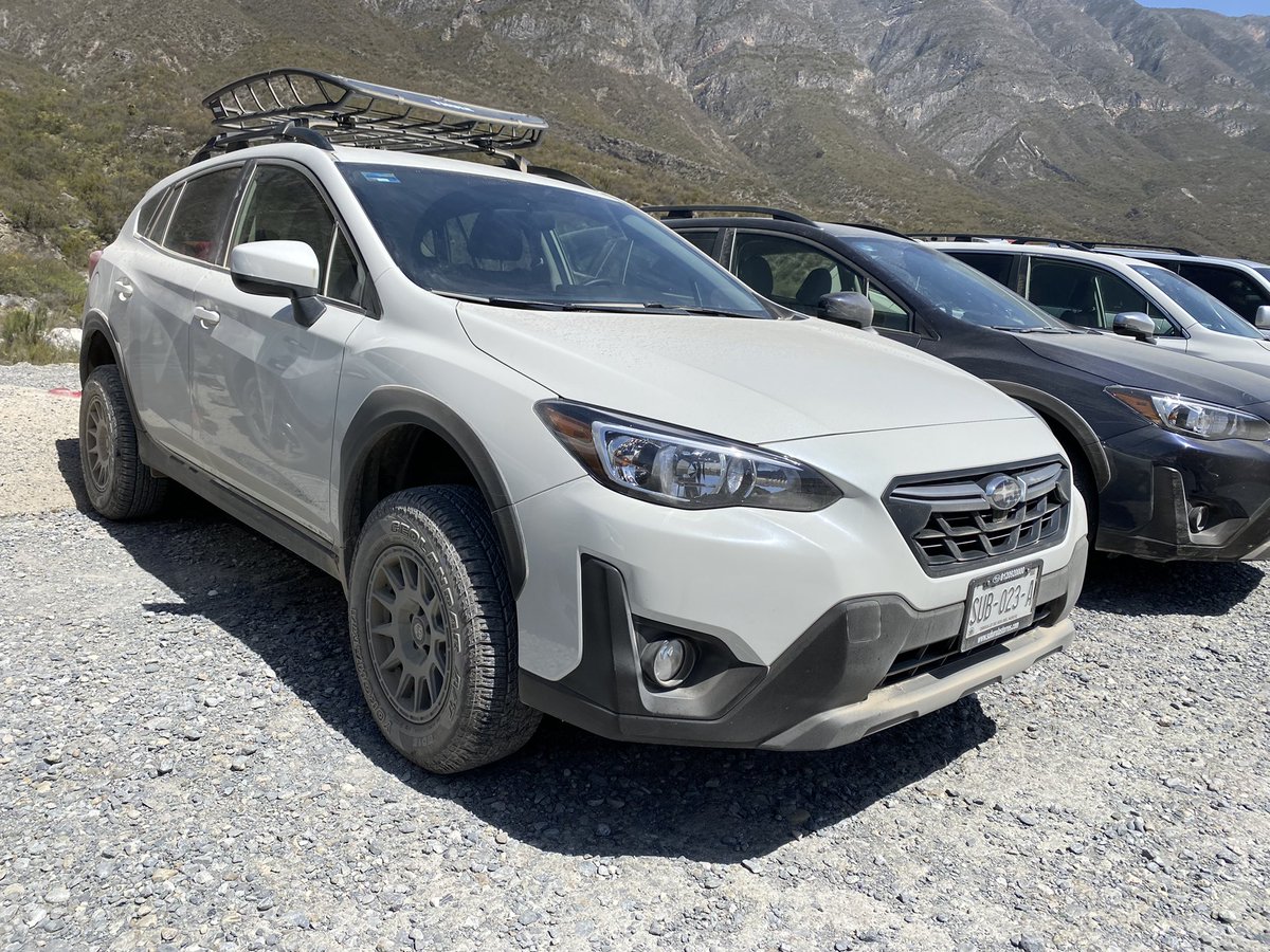 LuisGTM's tweet photo. @sh_fred Me agrada mucho ese concepto, tanto que me arme un XV y le alcé aun mas la suspensión de lo que ya era un Impreza alzado 😬 mucho mas divertido que las “camionetitas” con uno o 2 cm mas de altura libre que un sedan y tracción delantera 🫢 https://t.co/LKulWirqwI