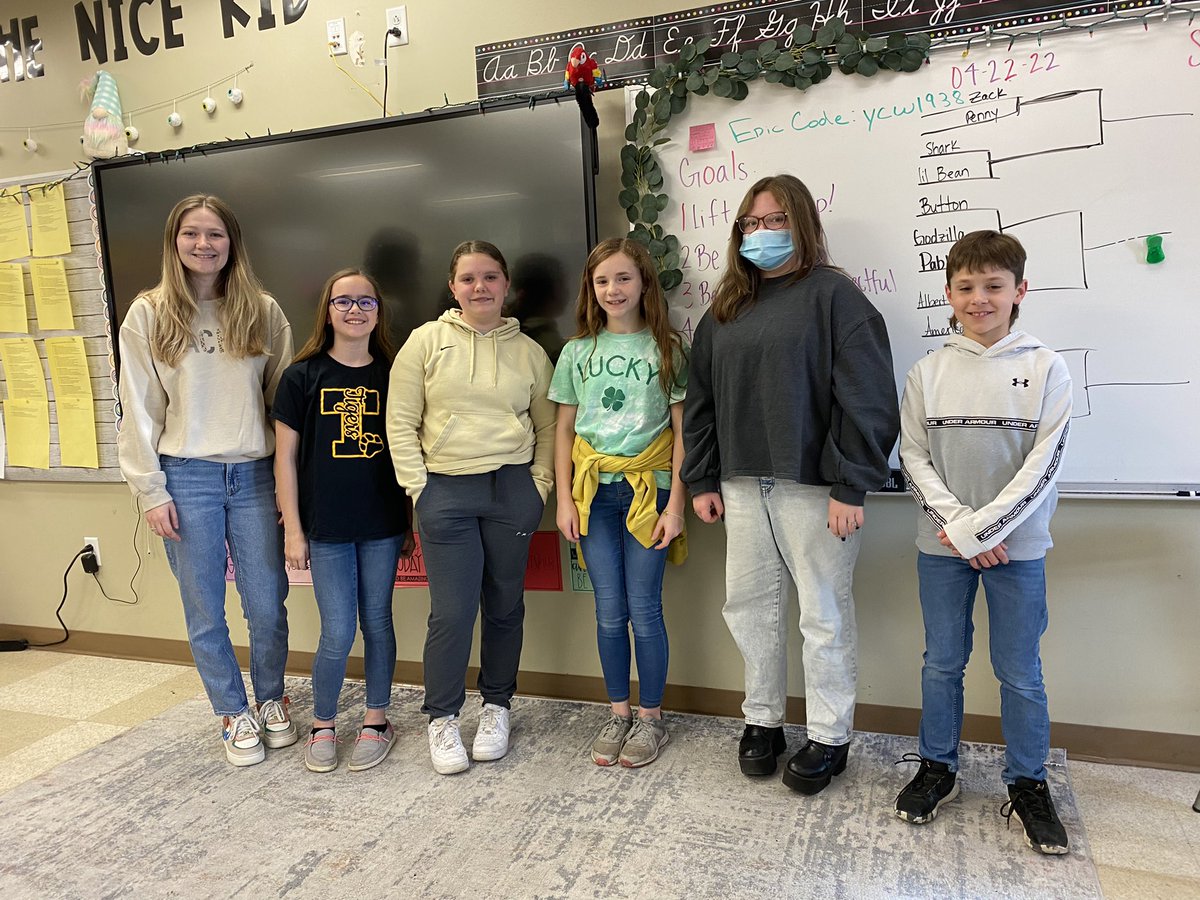 Ball5th's tweet photo. Dress like your favorite teacher day! Some of my kids made name tags too😂 they nailed it! Kind shirts, cardigans, and sweatshirts! I even had a twin in 3rd grade! #rowva #rowvastrong https://t.co/BHDTZGmpfS