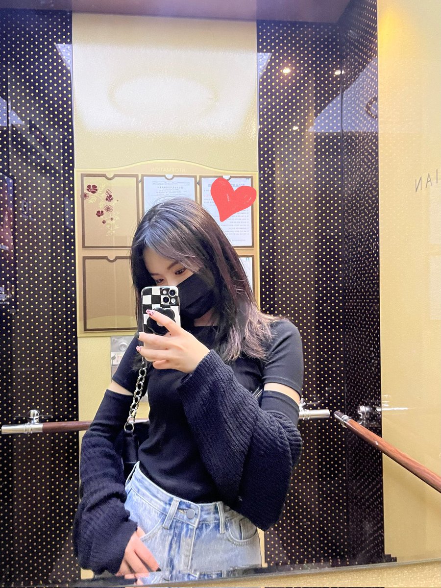 PortaIEU's tweet photo. [📸] 26.04.22 - Atualização da E:U no Fancafe.

“Olá de hoje ❤" https://t.co/NBWMUCL9tf