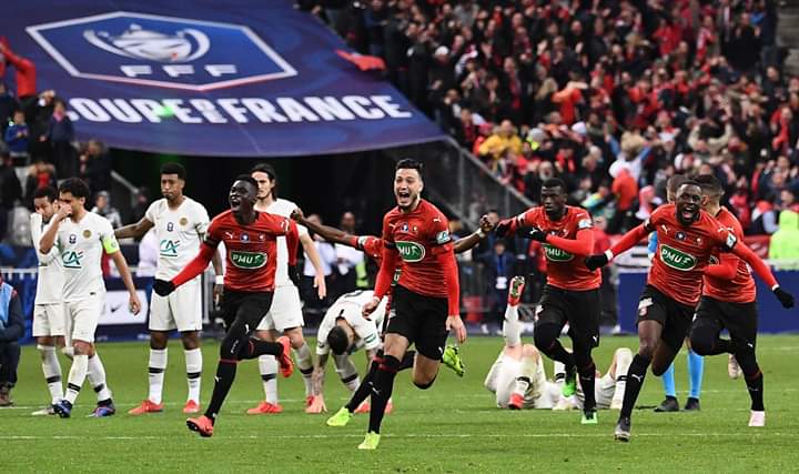 ROUGEmemoire's tweet photo. 🔴⚫️ Il y a pile 3 ans, le Stade Rennais remportait sa 3ème Coupe de France face au PSG (2-2, 6-5) devant 76000 spectateurs au Stade de France.

🏆 Pour l'éternité...

🔗 https://t.co/7MVStAqs0g https://t.co/BaMkQZqyxC