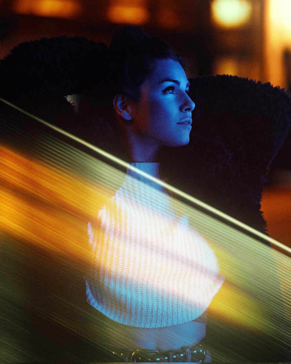 Giannis_Ryan's tweet photo. Urban night portrait. 
Shot with Fujifilm XT30 &amp; Viltrox 85mm 1.8

#photography #photooftheday #photographer #fujifilm #fujifilm_xseries #portraitphotography #portraits https://t.co/XSdebcROt8