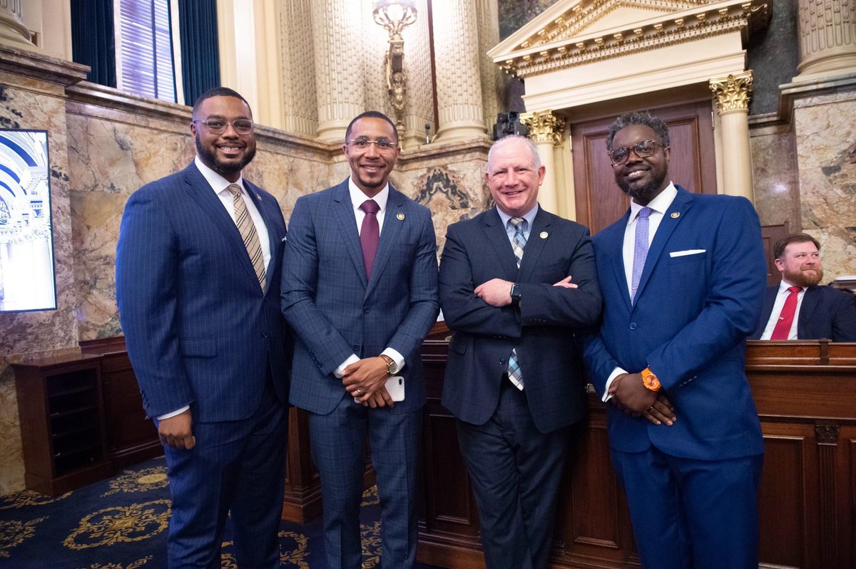 YoungDems_AGH's tweet photo. Congratulations to our very own Vice President Martell Covington and recommended and endorsed candidate Aerion Andrew Abney on being sworn in to the Pennsylvania House of Representatives! https://t.co/o3dxbrlNl4