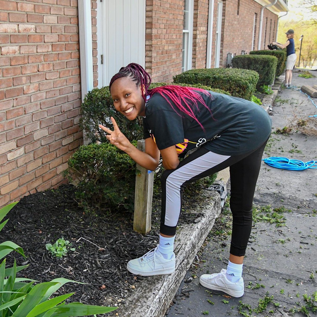 adventist's tweet photo. A big thanks to all who came out on Sunday to help beautify our church grounds as the weather turns warmer. Much was accomplished including mulching, trimming, weeding, power-washing and more.
#workbee https://t.co/A2UcSIrBs8