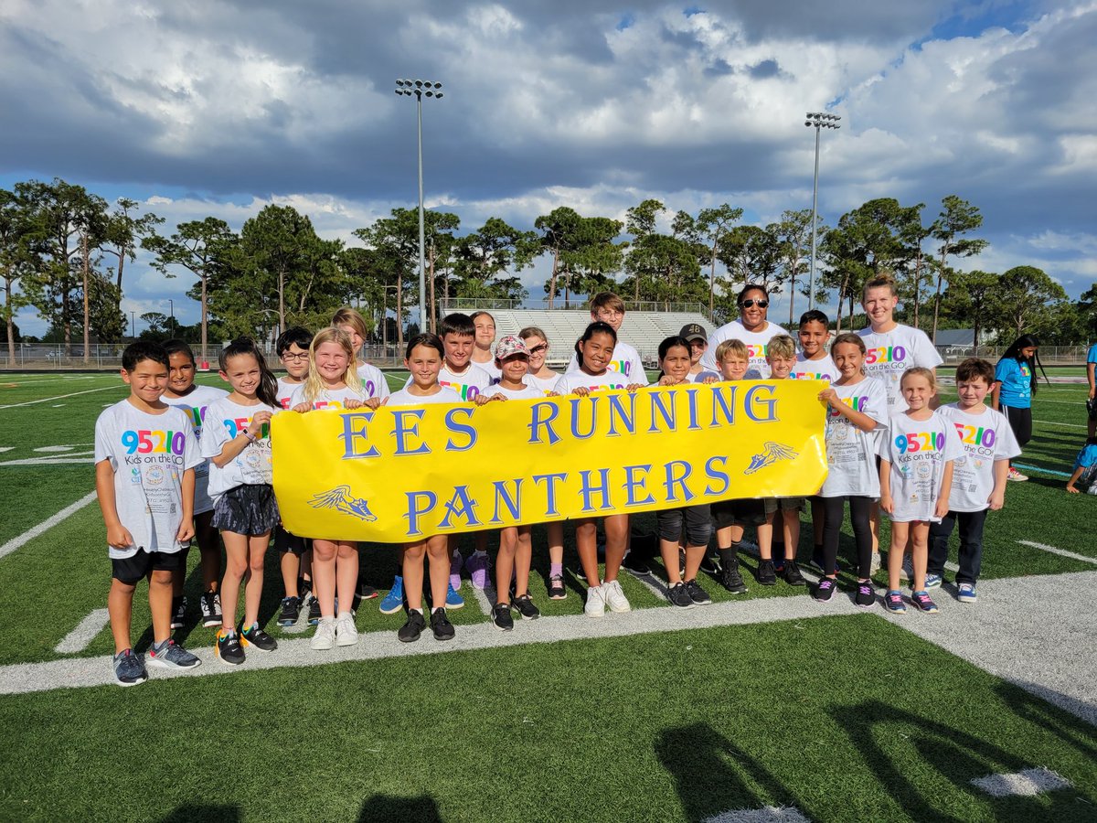 Mrs_Anderson16's tweet photo. Wow!!! Our @EESpanthers were incredible at the final mile tonight! Thank you @EstatesPE for all your hard work to get these kids ready! https://t.co/tgZPybkDvh