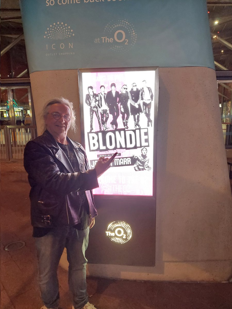 PaulFound17's tweet photo. Dunno what you lot have been upto tonight but I've been in the same room as Debbie fucking Harry! 🤟🥰😍❤ and anyone who tells me this ain't #rocknroll is an idiot. This. band. rocks. #Blondie #rippingitup #TightAsHell #whatagig #whatanight https://t.co/nGU3D63FTh