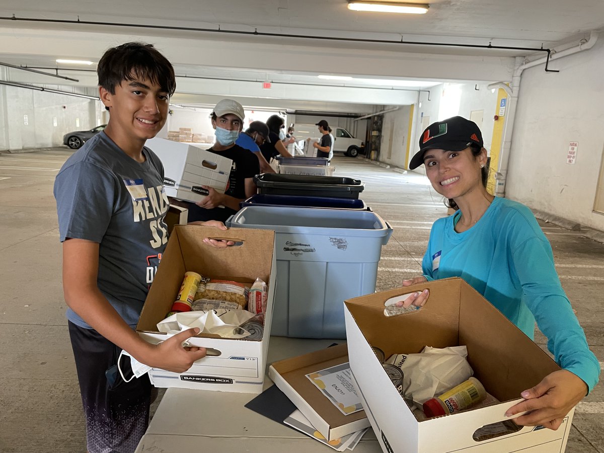 Inspire305Miami's tweet photo. On our annual #VolunteerMiamiDay,  nearly 75 volunteers came together to celebrate #NationalVolunteerMonth. Volunteers packed 200 literacy, 100 meal, 200 hygiene, and 200 hurricane kits, – all to benefit 700+ families in Miami-Dade County.  #GiveBackandConnect.  💙 https://t.co/5Mtjt8SZnA