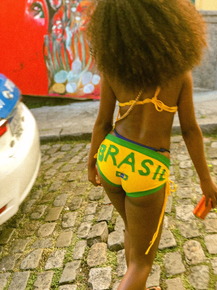 uabacaxii's tweet photo. COLEÇÃO BRASILEIRINHA NA PISTA 🇧🇷🥺 https://t.co/W78qTtXzYM