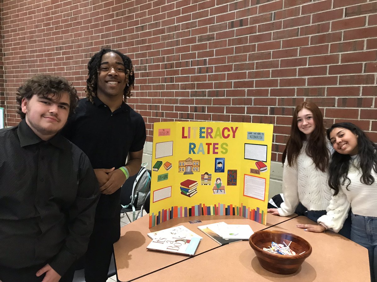 HHSHudsonHawks's tweet image. 10th grade students showcased their Civic Action Projects tonight! Great work sharing out weeks of research and community outreach.