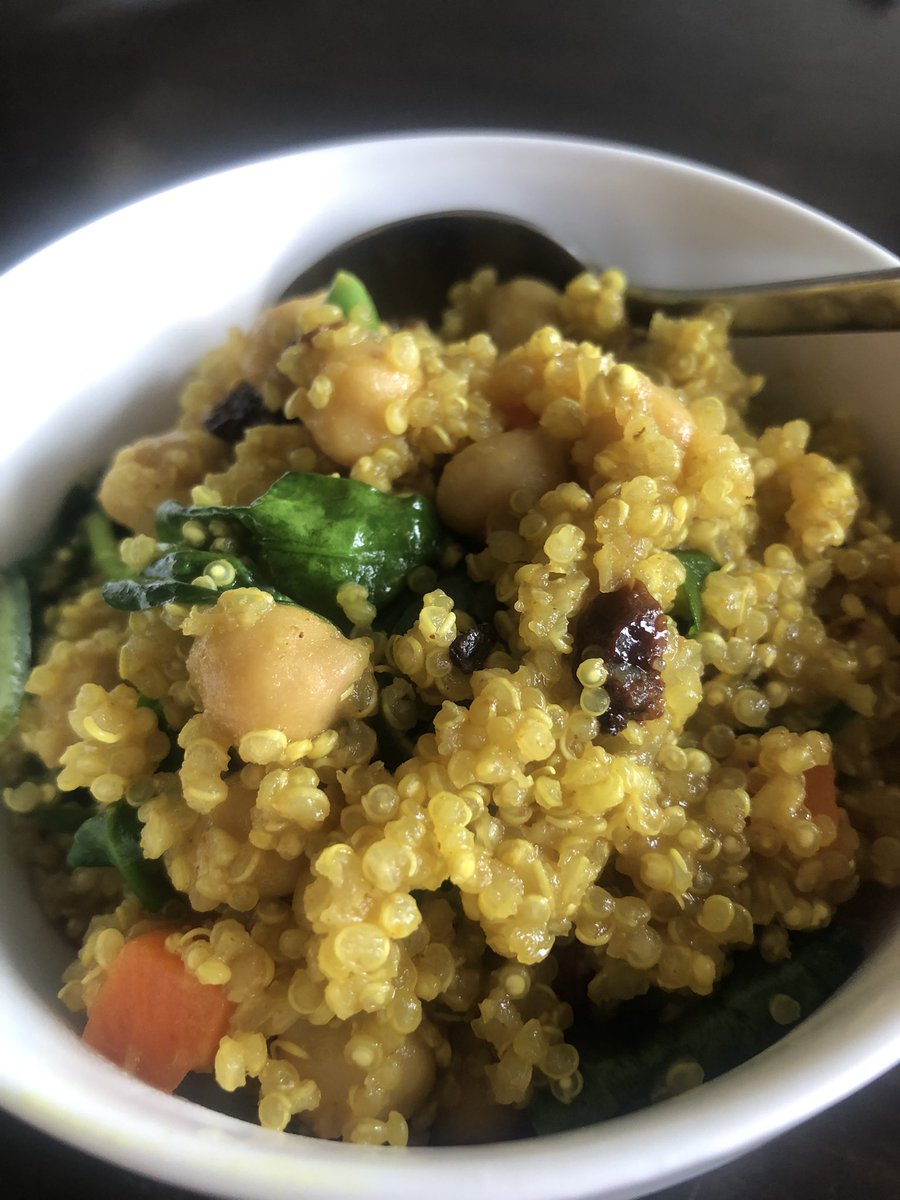 mailemacon's tweet photo. Having fun in the kitchen #curriedquinoabowl #quinoa https://t.co/efvhrMTN8k