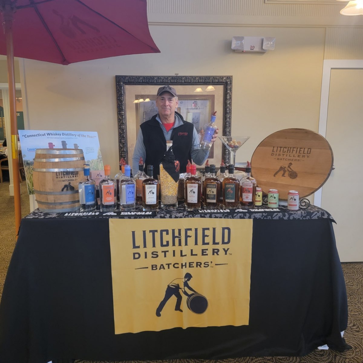 First night of our men's league. It was a rainy night, but we have some bourbon to warm us up!! 🥃Thanks to Litchfield Distillery for coming to the #Ridge to spoil us!! 
<a href="/LitchfieldDist/">LitchfieldDistillery</a>