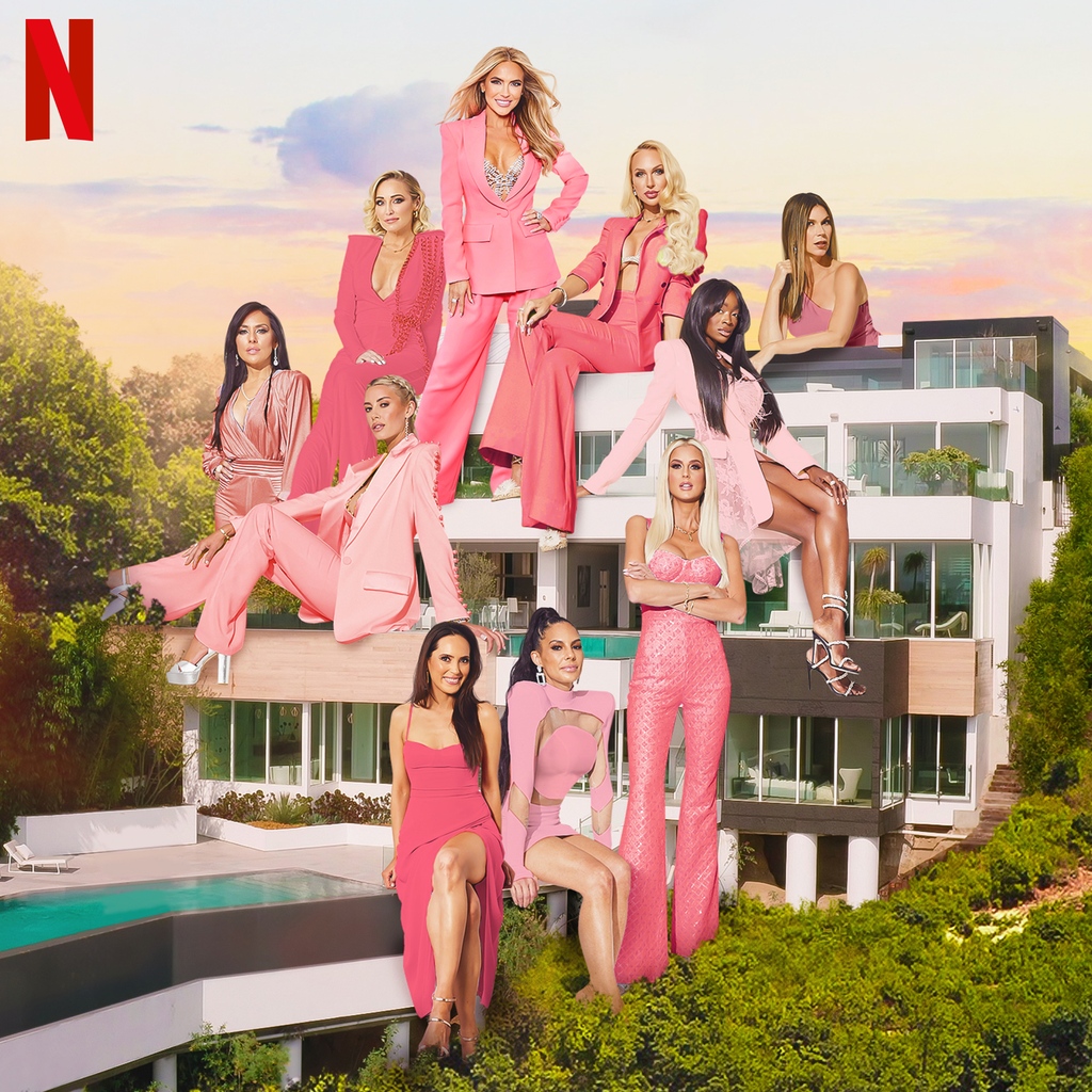 WCplusA's tweet image. America's favorite guilty pleasure is back and #1 in the US. Such a fab collaboration with @netflix 

#sellingsunset #wcplusa #netflix