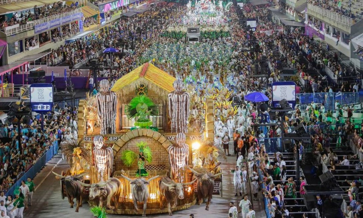 OGlobo_Rio's tweet photo. Carnaval 2022: Império Serrano é campeão da Liga-RJ e desfilará no Especial ano que vem https://t.co/Jrrfo6OxGS https://t.co/DPrB2iYZfL
