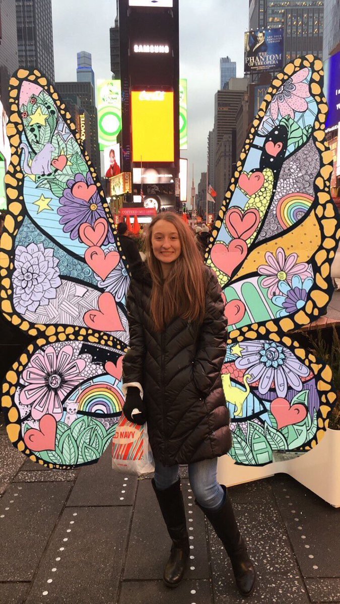 swiftieforit's tweet photo. #3YearsOfME wow I can’t believe it. This song means so much to me and it’s the song that allowed me to receive a video from @taylorswift13 for gifting the song back in 2019. Forever thankful for it💗🦋#makeitaboutME LETS STREAM AND GIFT IT SOME MORE🌴@taylornation13 🎉 https://t.co/rR3k6jmQLk