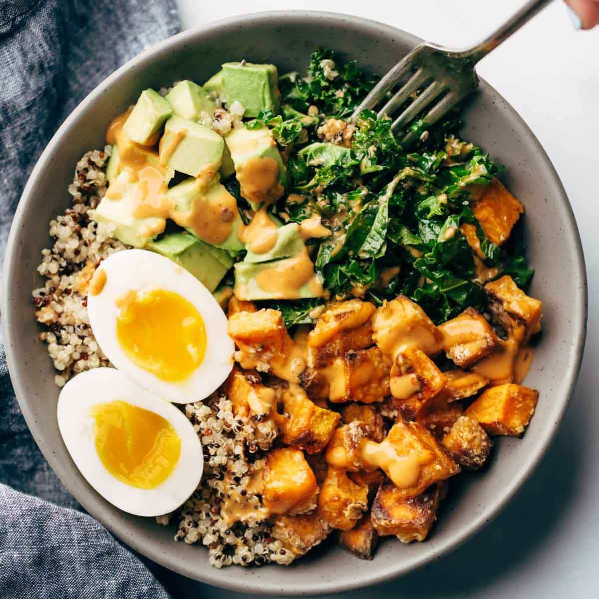 OSmidth's tweet photo. Chipotle Tahini Bowls https://t.co/gswC0slCUw 
#Foodphotography #FoodPorn #Fooiesofinstagram #Foodblogger #Foodie #Foodlover #Foodblog #FoodHeaven #Foodblogfeed #pinchofyum #lindsay #foodblog https://t.co/YFDWBs6Xws