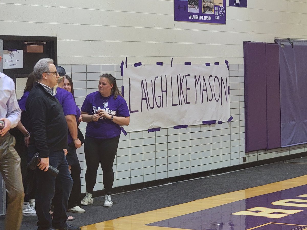 JJHHoops's tweet photo. Great watching former players Grant Bowers & Grant Henderson ... but tonight was all about celebrating the life of former JJH/DGN player, Mason Walters, who was tragically taken from us this summer. #FlyHighMason #LaughLikeMason https://t.co/4zGXu5vycG