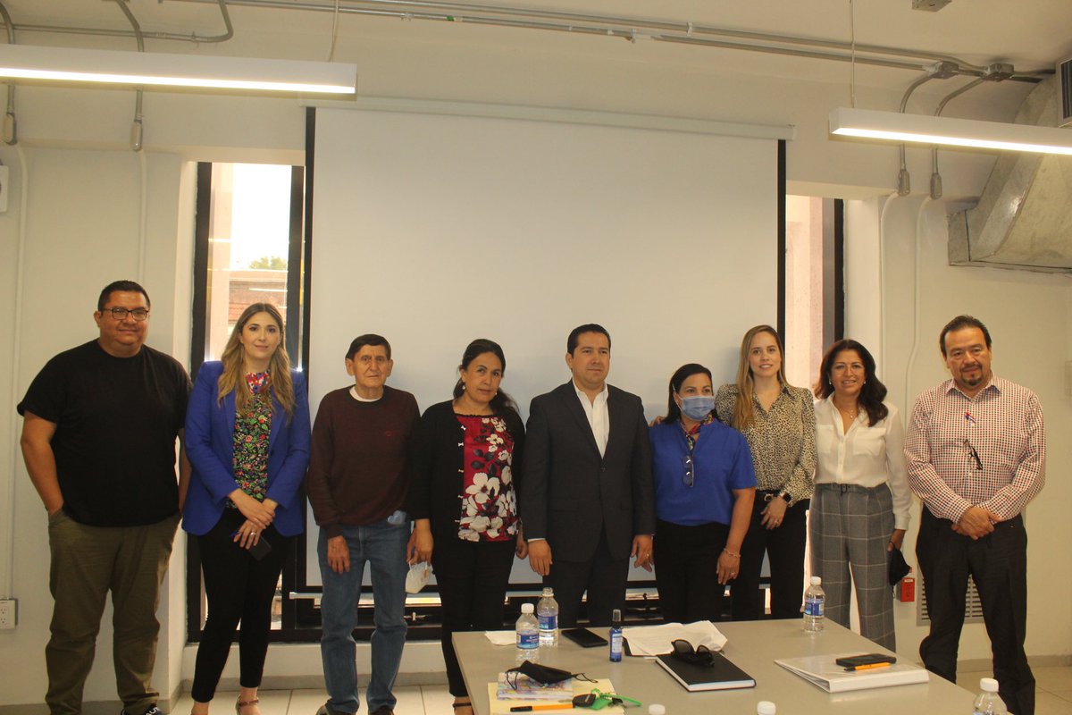 ddakys's tweet photo. Rendí protesta como integrante de la Comisión de Recepción para el otorgamiento de la Presea #Saltillo 2022. 

Reconocimiento que el Ayuntamiento otorga personas físicas o morales cuya labor a la comunidad, los distingan y sean relevantes para la sociedad saltillense. https://t.co/t3uBPslOQm