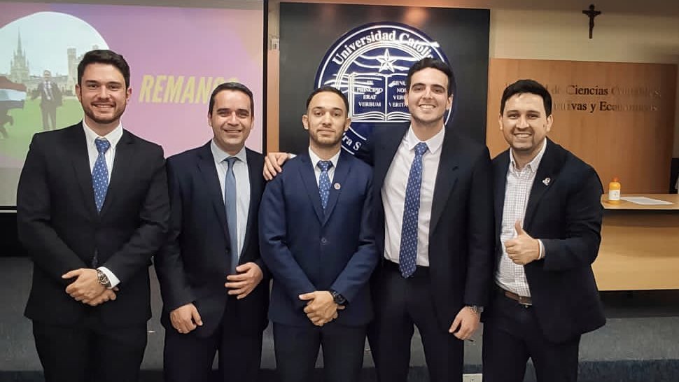 EColman11's tweet photo. La creatividad de la juventud 🇵🇾 es orgullo nacional 💪🏻
#ReMango 🥭EAS de @pstagni97 @gonza_martinezs e Ignacio Rotela, es protagonista a nivel 🗺 🙌🏻
De entre 3.000 ideas en todo el mundo obtuvieron el 1er puesto en @hultprize 🥇
Jóvenes emprendedores
muchas felicidades!! 💰 https://t.co/UJmJQxSIgC