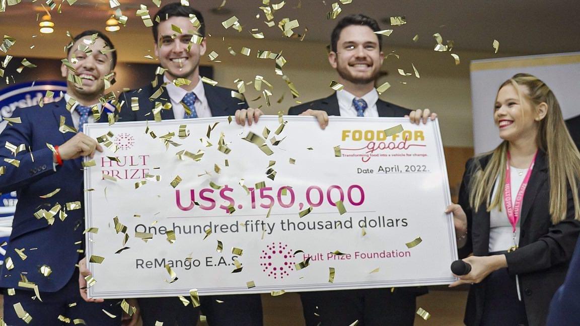 EColman11's tweet photo. La creatividad de la juventud 🇵🇾 es orgullo nacional 💪🏻
#ReMango 🥭EAS de @pstagni97 @gonza_martinezs e Ignacio Rotela, es protagonista a nivel 🗺 🙌🏻
De entre 3.000 ideas en todo el mundo obtuvieron el 1er puesto en @hultprize 🥇
Jóvenes emprendedores
muchas felicidades!! 💰 https://t.co/UJmJQxSIgC