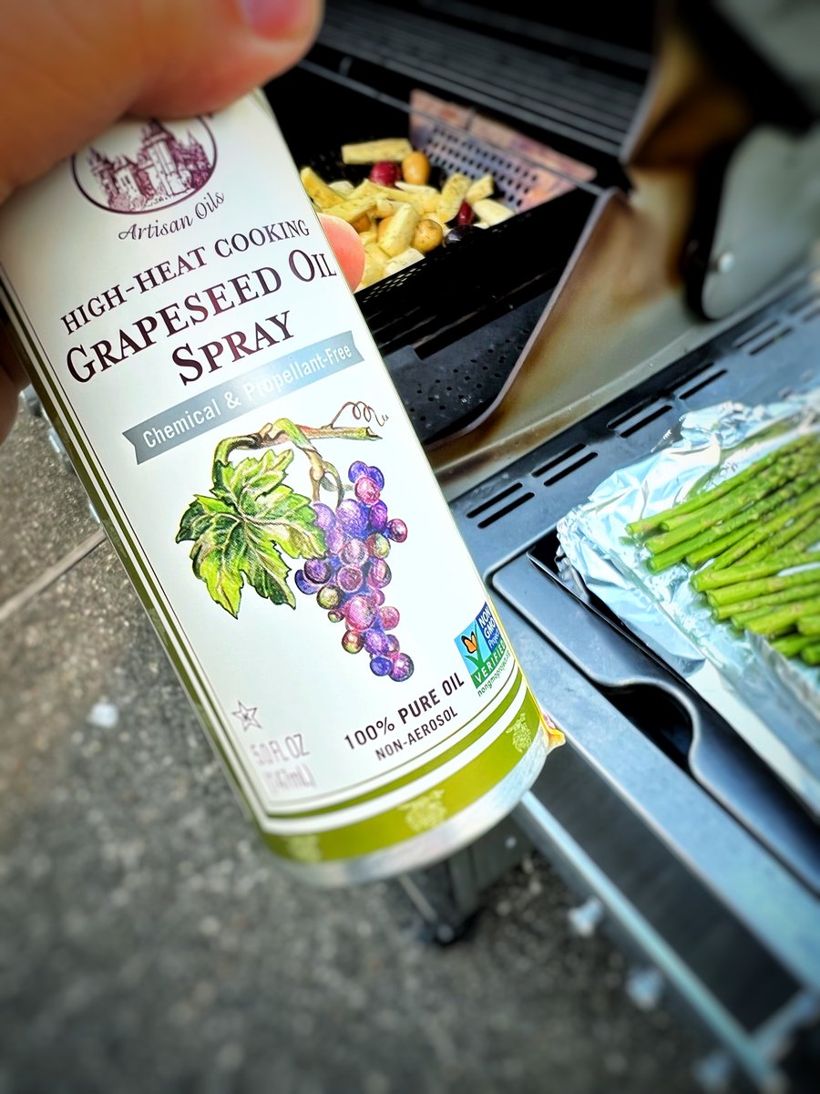 Your summer grill tip- grapeseed oil. Spray and go. High heat = grill friendly for veggies but especially lean meats. #grillhacks #Grilling
