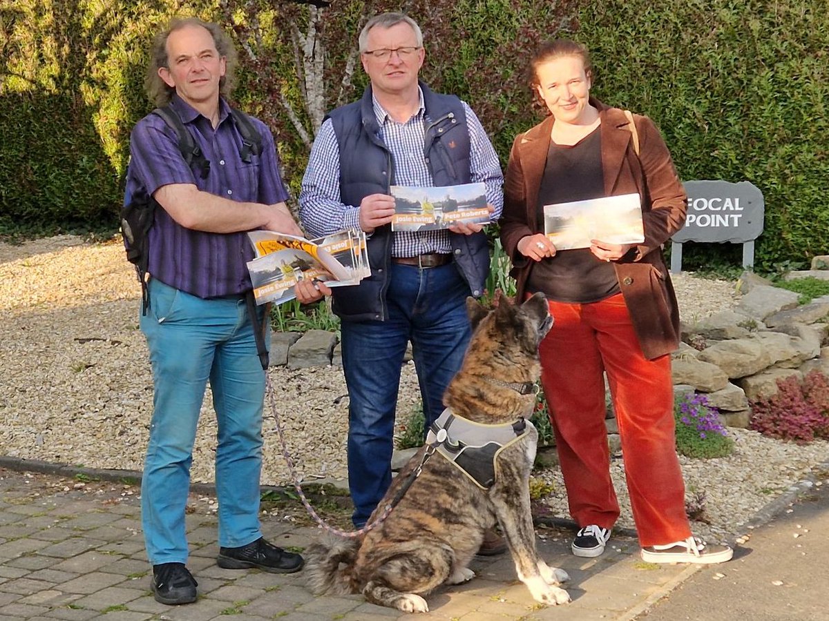 petedroberts's tweet photo. Josie joined the local party during the Senedd campaign last year so it was great to have @WmPowell2021 up with us this evening canvassing 2 estates where we have particularly strong support #LocalElections2022 @PowysCC @LibPowys #LibDemDogs https://t.co/x9EVa6t6QE