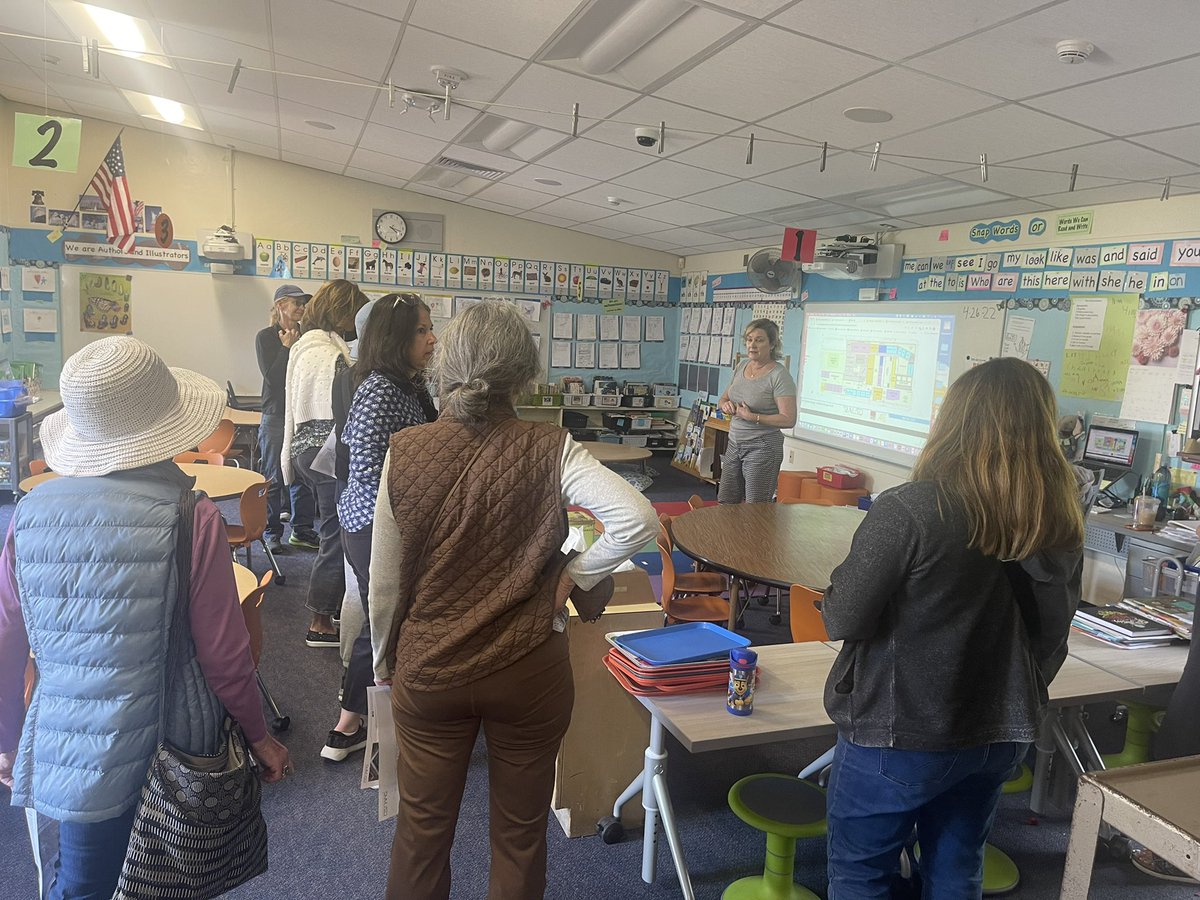 SMMUSD's tweet photo. Nothing like talking to consultants, architects and teachers one on one! #SelfGuidedTours #FutureFacility @SmmusdC @roosevelt_pta https://t.co/oZLHTNnRFG