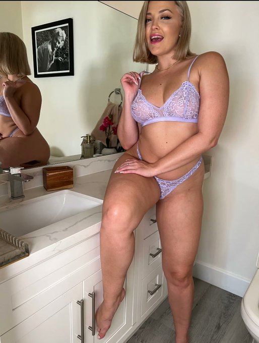OnlyFans https://t.co/u3IOstn0SM https://t.co/zqK4HoTavS