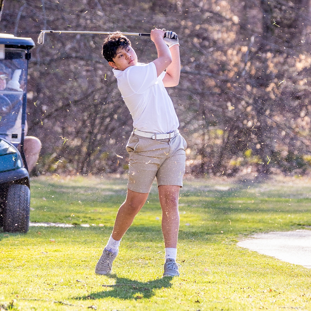 Tip for capturing golf action - use high shutter speed like 1/2000 to freeze the motion of the swinging club #golf #golfaction #athlete #sports #ncphotographer #ncschoolphotographer #golfphotographer #ncsportsphotographer #raleighphotographer #raleighsportsphotographer