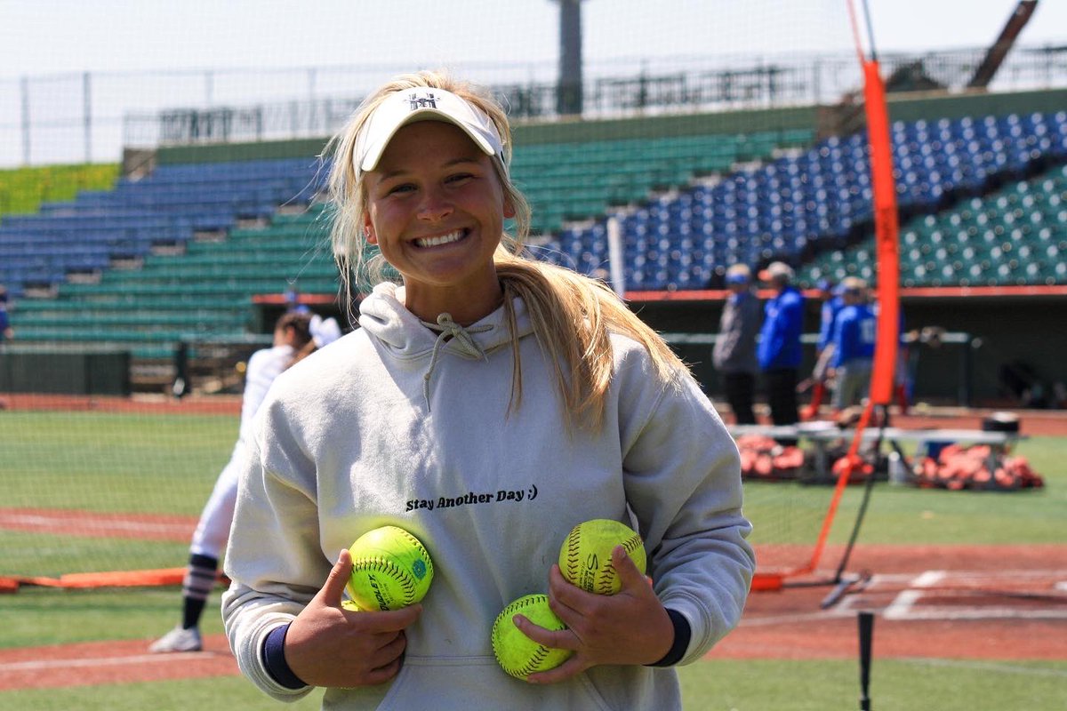 HCC Hawks Softball tweet media