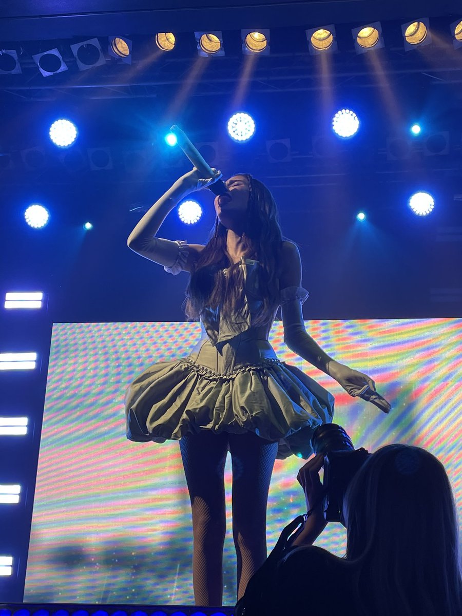 hometolocket's tweet photo. such a special day thank you so much for this amazing experience and putting on such a great show i love you forever and always @madisonbeer #LSTHanover #LSTHannover https://t.co/olLfg1uYyO