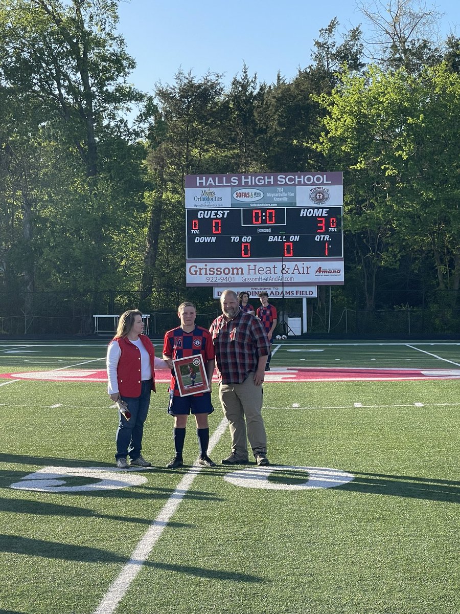 HallsHighSports's tweet photo. Senior Night festivities for @HallsSoccer ! https://t.co/Q3KWDeYmvh
