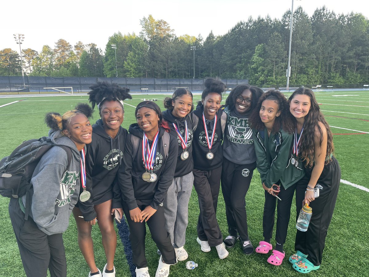 In the Girls Team race, our Mustang Girls bring home the 2nd Place trophy.