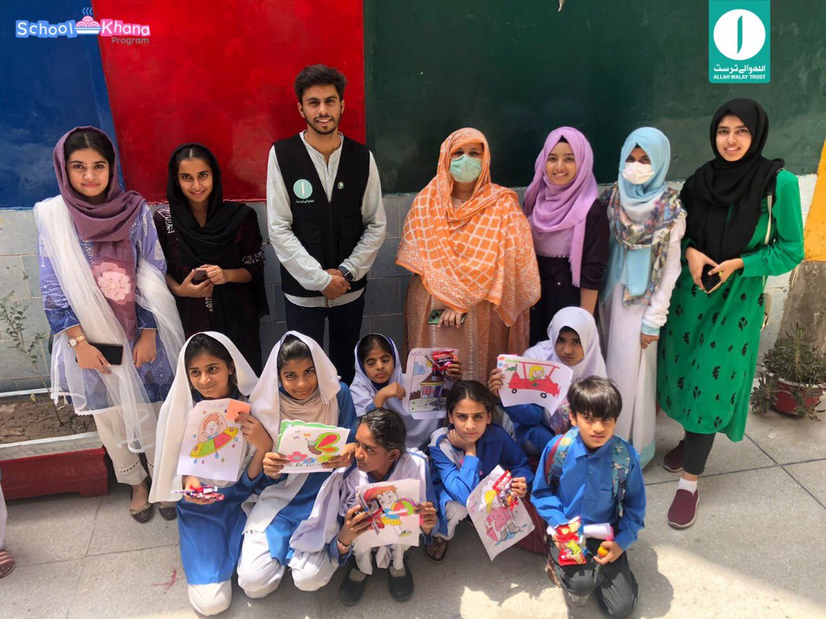AllahWalayTrust's tweet photo. Talent hunting in Govt Girls Primary School Nawan Pind by Volunteers of UCP under Allah Walay Trust School Khana Program.
Alhamdulillah Govt Primary Schools students are very talented ✨
Keep supporting and praying for our team.
#AWT #SKP #SchoolKhanaProgram #SKP #foodforall https://t.co/5sqkmgGq6c