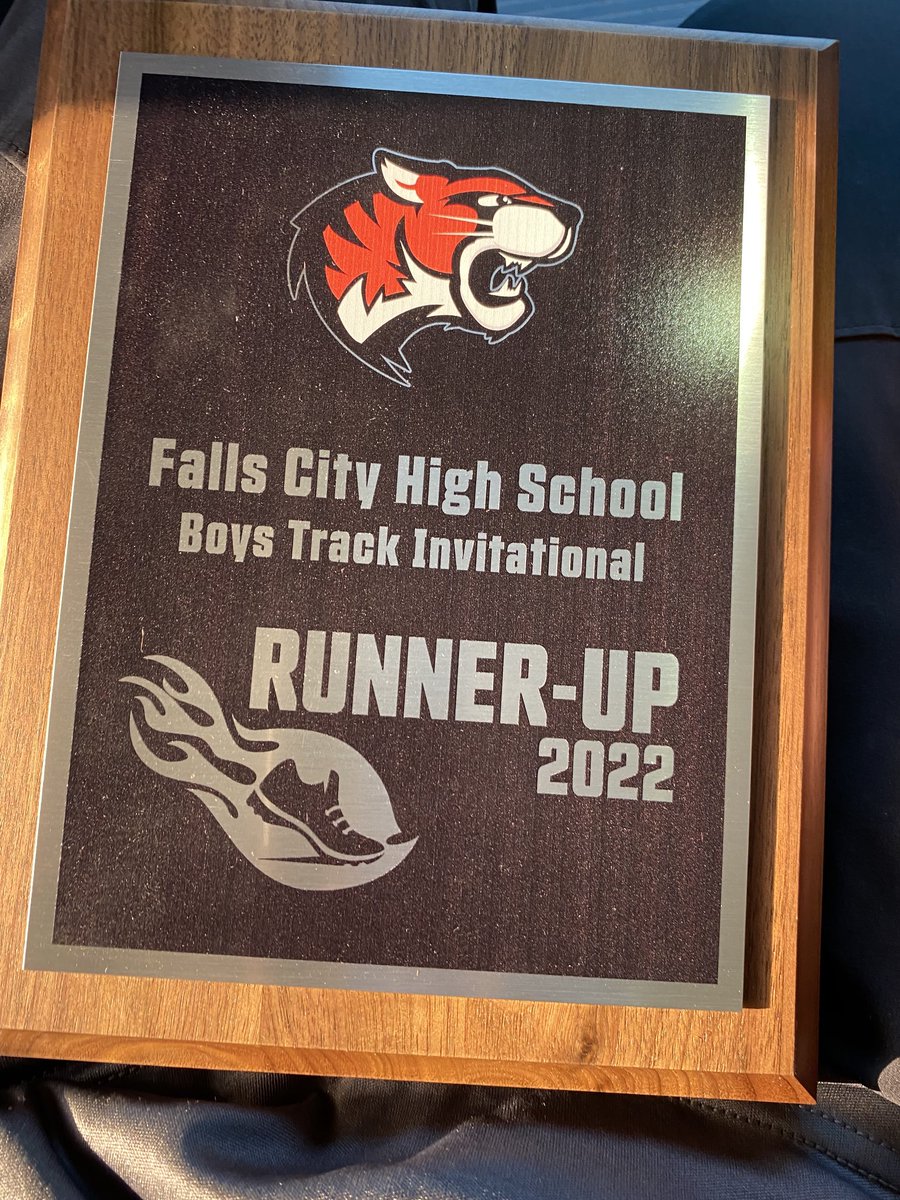 runjcc's tweet photo. Boys runner up @ Falls City!  #gojcc https://t.co/jVAZg5xP5q