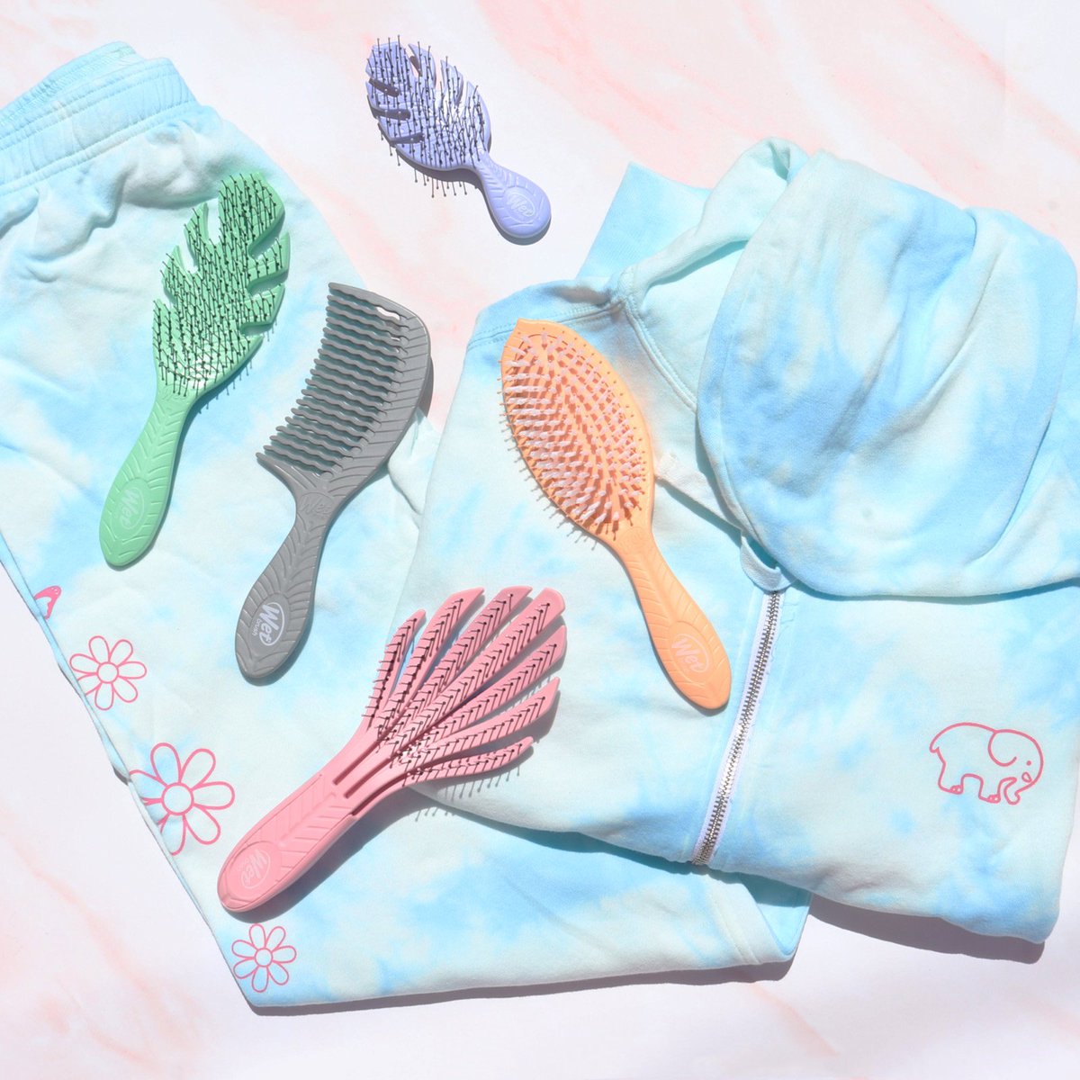 The combo you never knew you needed: #IvoryElla x #WetBrush🐘 Head to our latest Instagram post to learn how you can enter this special giveaway🤩 #Giveaway 👉 instagram.com/ivoryella