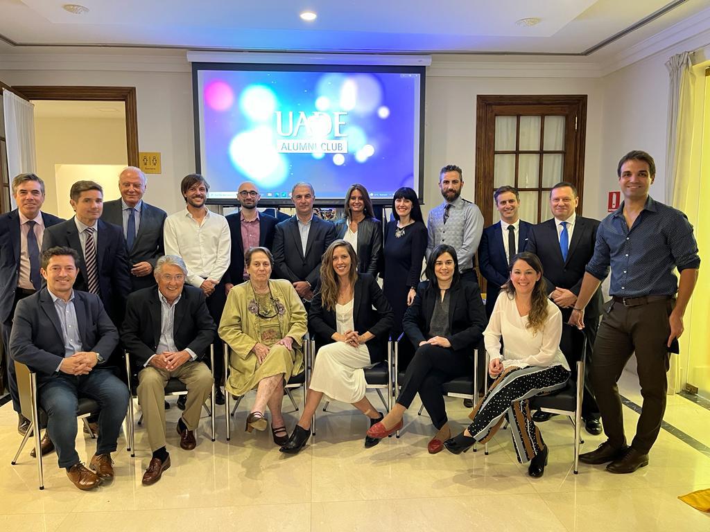 Un orgullo haber participado de la inauguración del UADE Alumni Bar, primer bar universitario de Argentina. La oportunidad de compartir con destacados graduados. Gracias <a href="/UADEoficial/">UADE</a> por la invitación.