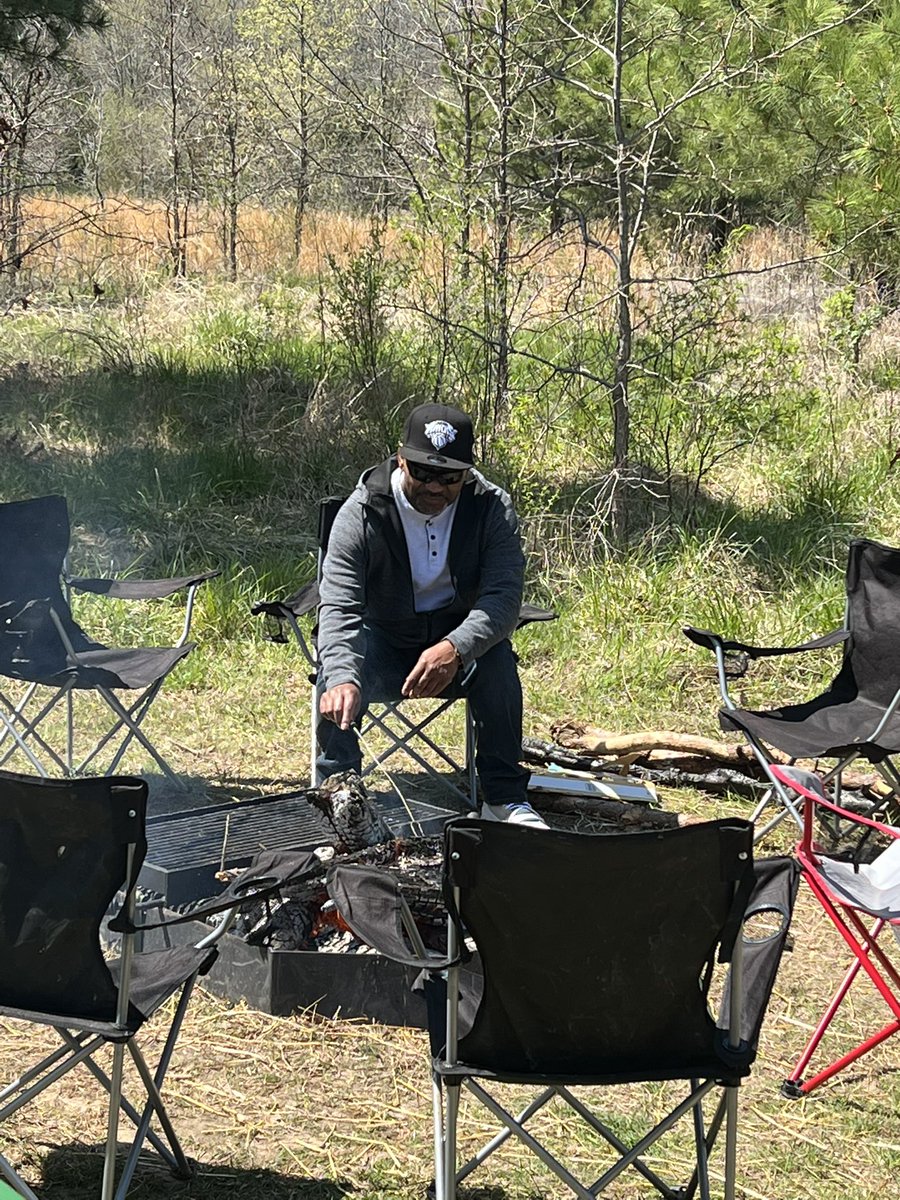 MsWhitesides1's tweet photo. Mr. Gardner cooking his lunch! #CampFire #OutdoorCooking #ScienceCamp #CPSBeat #LMSBest https://t.co/2qe5GPXPFS