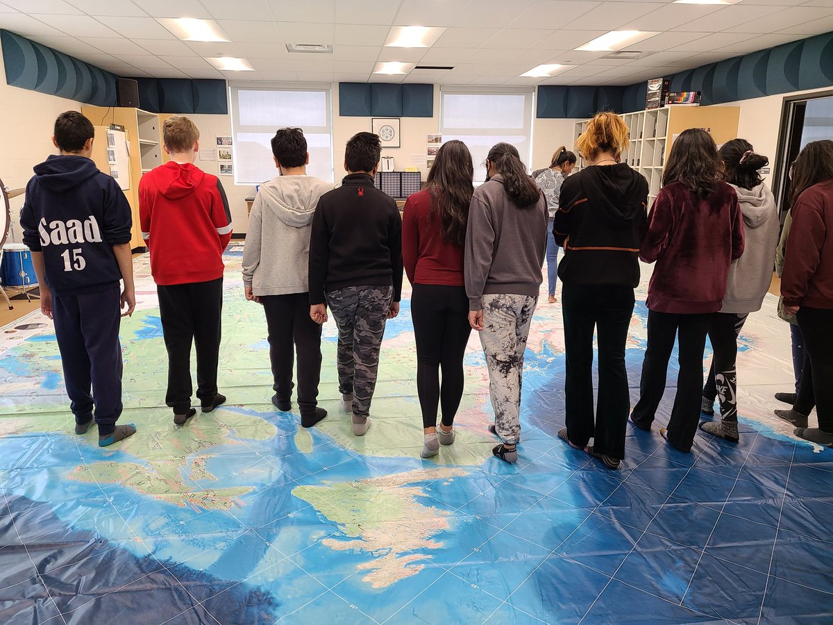 pattersonsclass's tweet photo. Thx to @vanderwalc &amp; @MrsTPhil for another great visit today working w/gr7s to help consolidate some of our thinking from this year so far &amp; make connections to #UNDRIP. This will continue to guide our thinking through our inquiry this spring. @HDSBIndigenous @DesmondHDSB https://t.co/w5PUrlRmIL