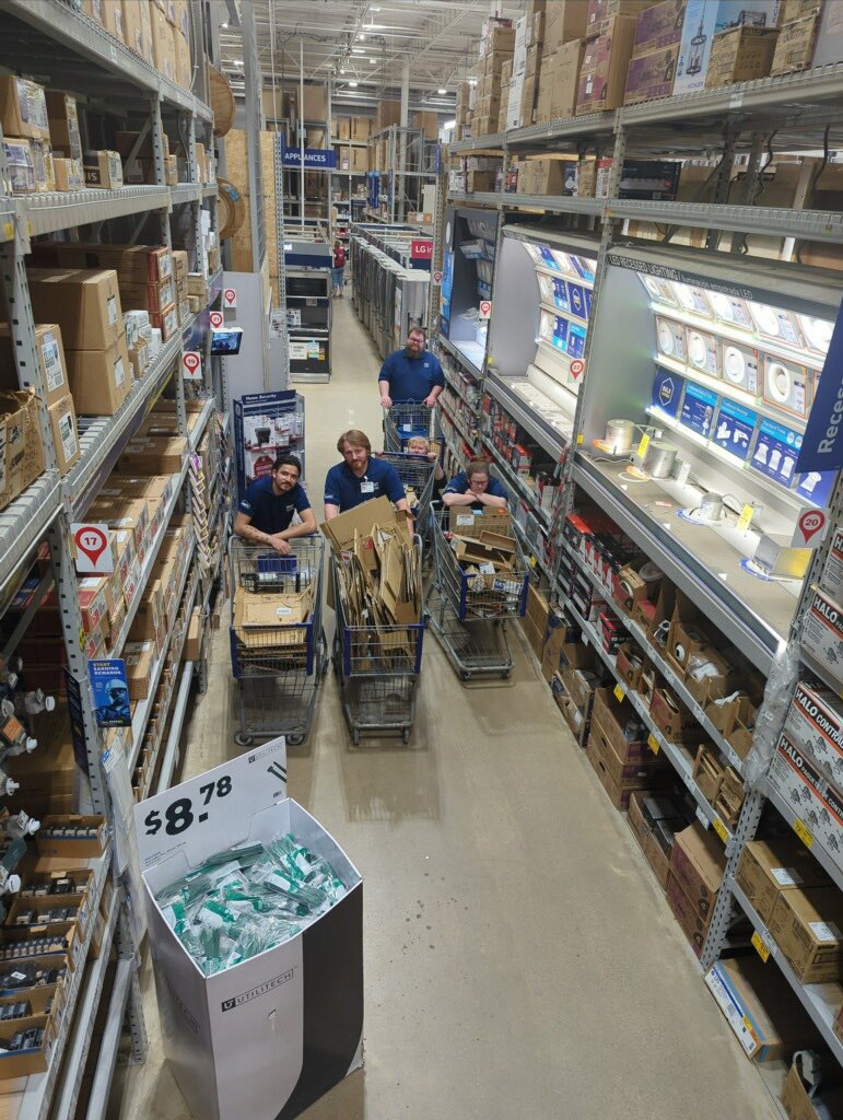 Team at #848 still at it, packing down and reloading after a great sales weekend! <a href="/ShawnMcpherson/">Shawn McPherson</a> <a href="/EButler848/">Elizabeth Butler</a>  <a href="/kplowery6b/">Kyle Lowery</a> <a href="/BlueTeam_R21/">Lowe’s Region 21</a> #cardboardchallenge