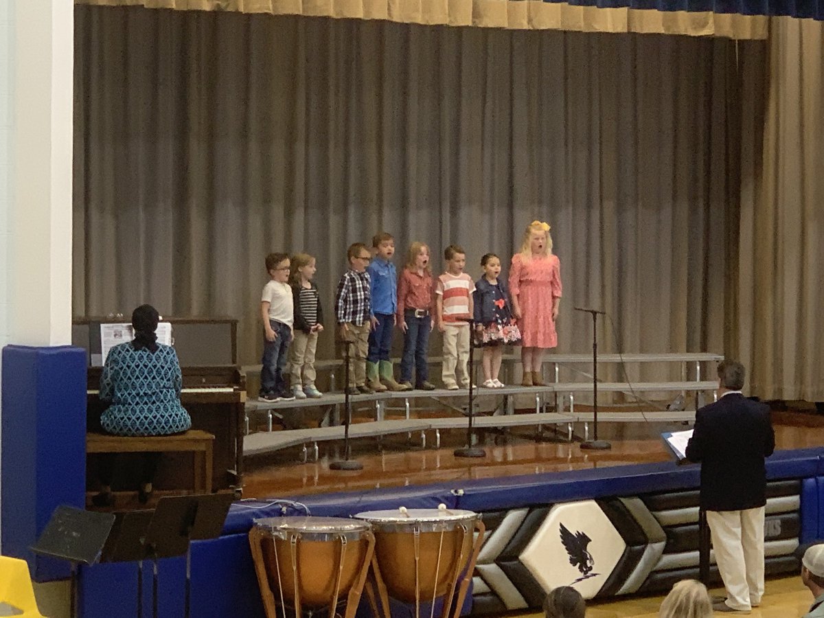 Wheatland Kindergarten students perform “That Doggie in the Window.”