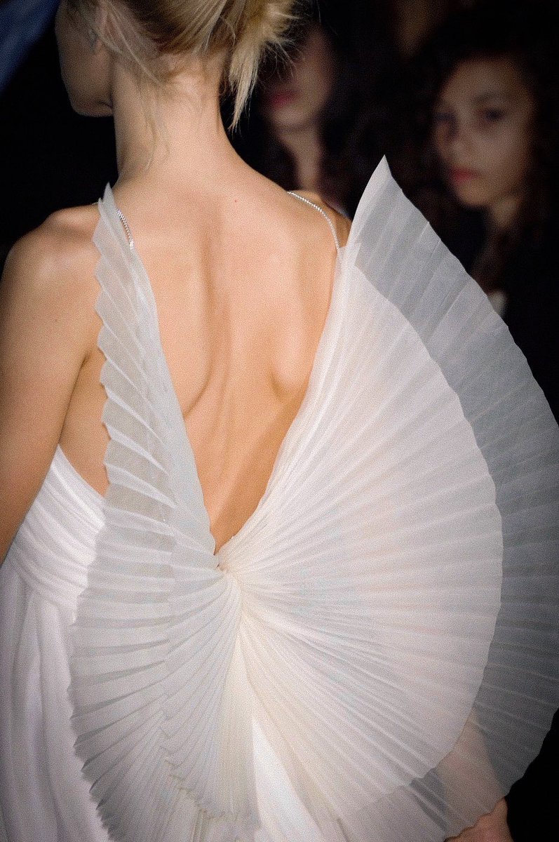 Jessica Stam เดินแบบให้ Balmain คอลเลคชั่น SS 2007
ถ่ายโดย Marcio Madeira