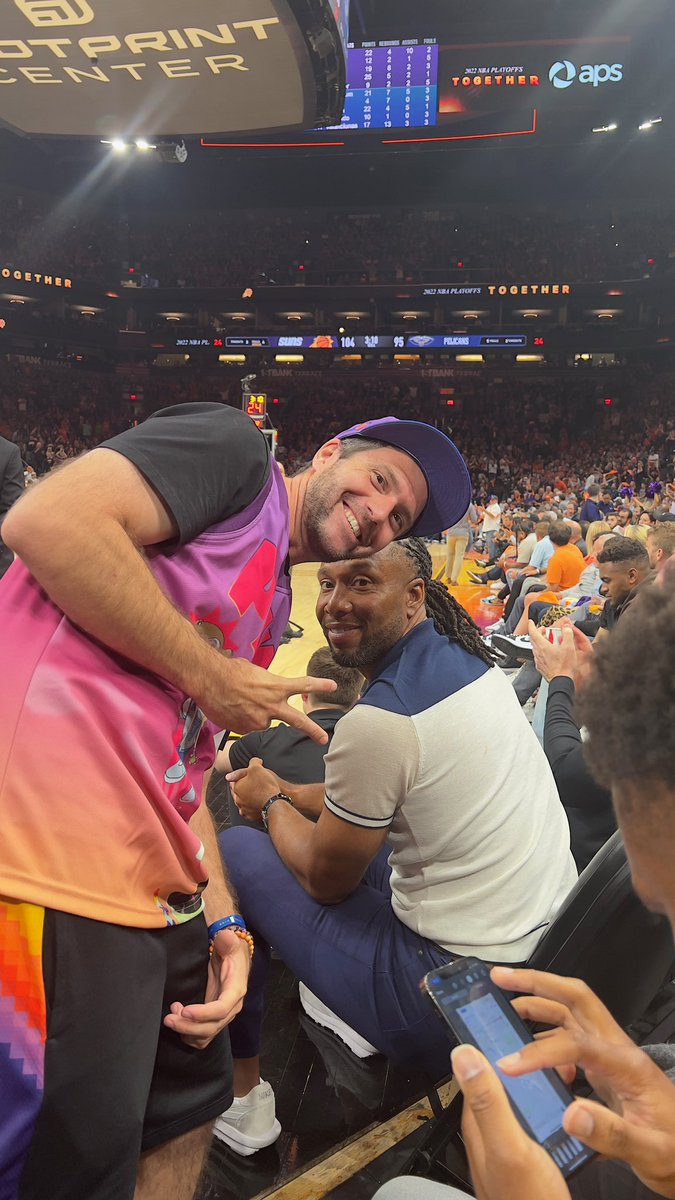 toeknee216's tweet image. Courtside playoff seats. Suns W. Talked with Fitz. This might have been one of the best nights of my life so far 🙌🙌