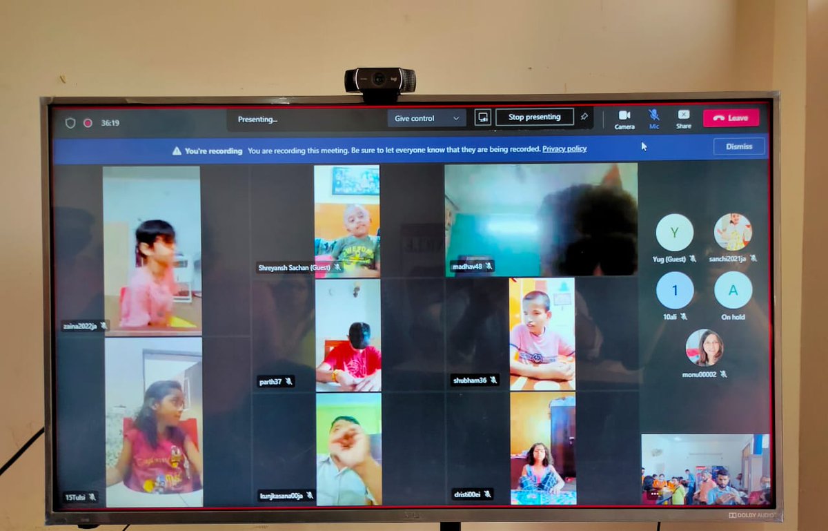 Tatsat_Fdn's tweet photo. Session One of the Workshop on Birds with #Children with Multiple Disabilities begins at @SakshamTrust with the association of @HousingShubham in Hybrid Mode.
#PWDs #Workshope #TatsatFoundation
@TatsatChronicle | @socialpwds https://t.co/4bXQvnlK0V